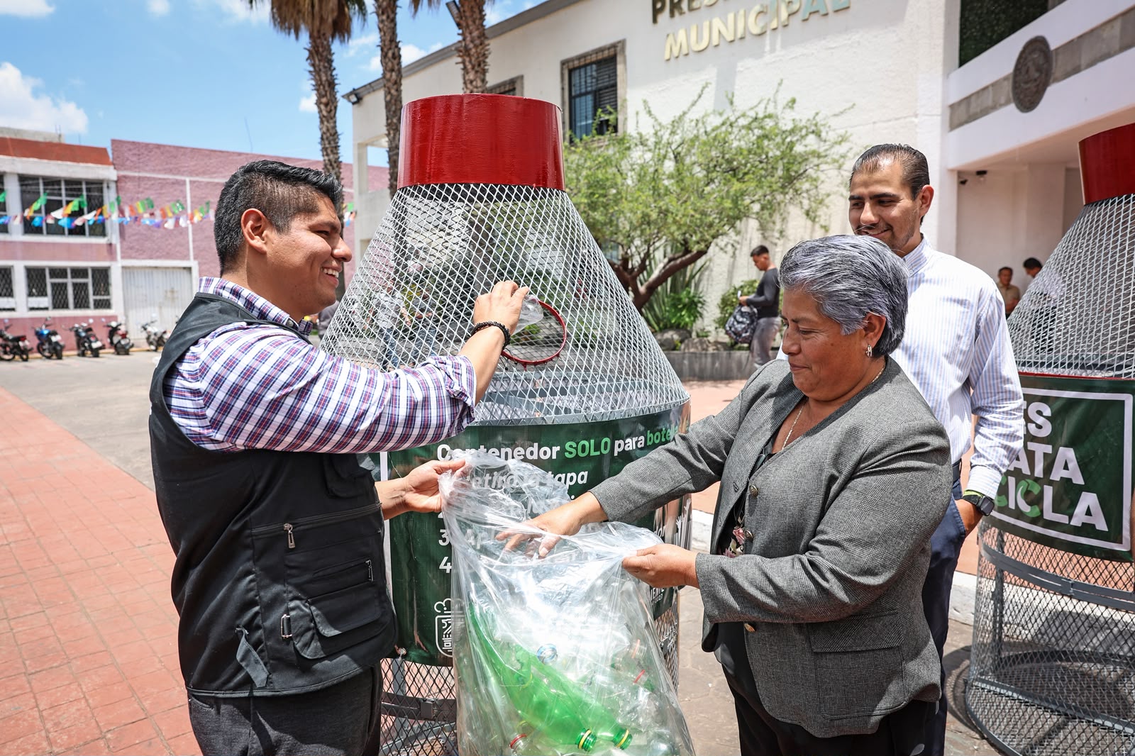 Omar Muñoz impulsa campaña "Cuautlancingo Rescata-Cicla"
