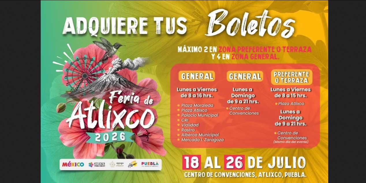 Escenario principal de la Feria de Atlixco con asistentes durante un concierto.
