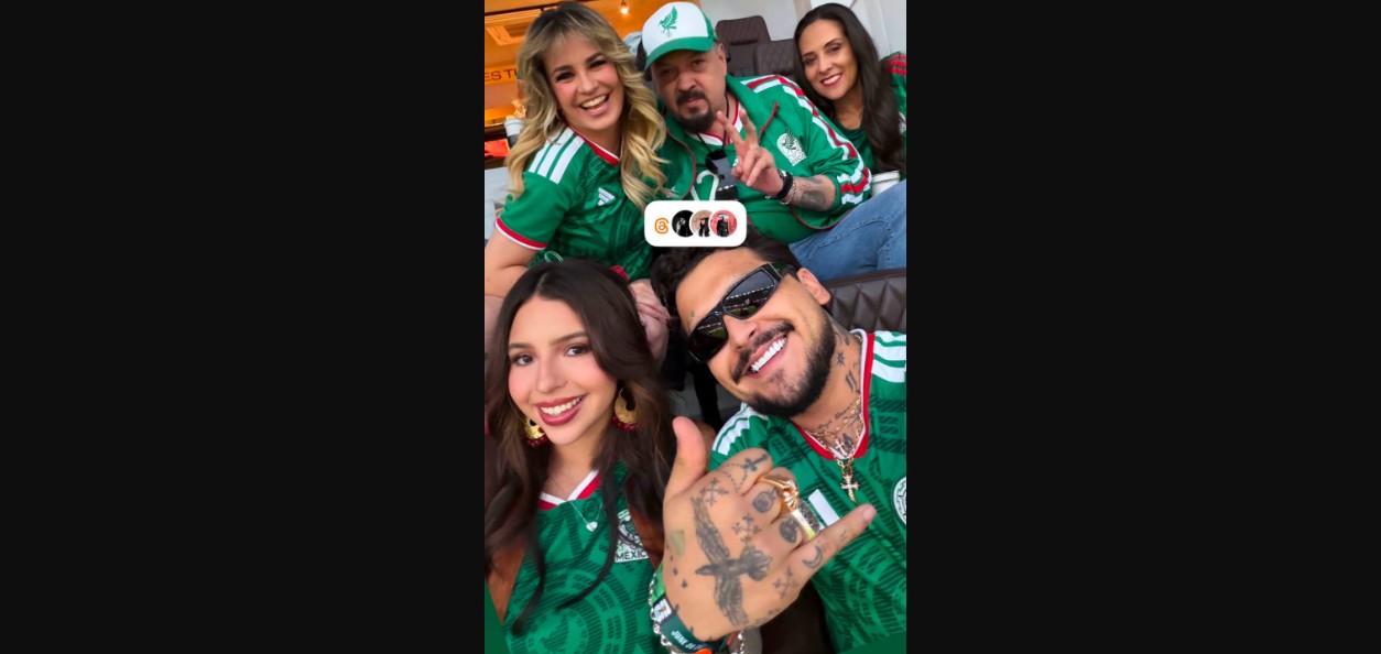 Christian Nodal, Ángela Aguilar y María José en un palco durante el partido México vs Ecuador.