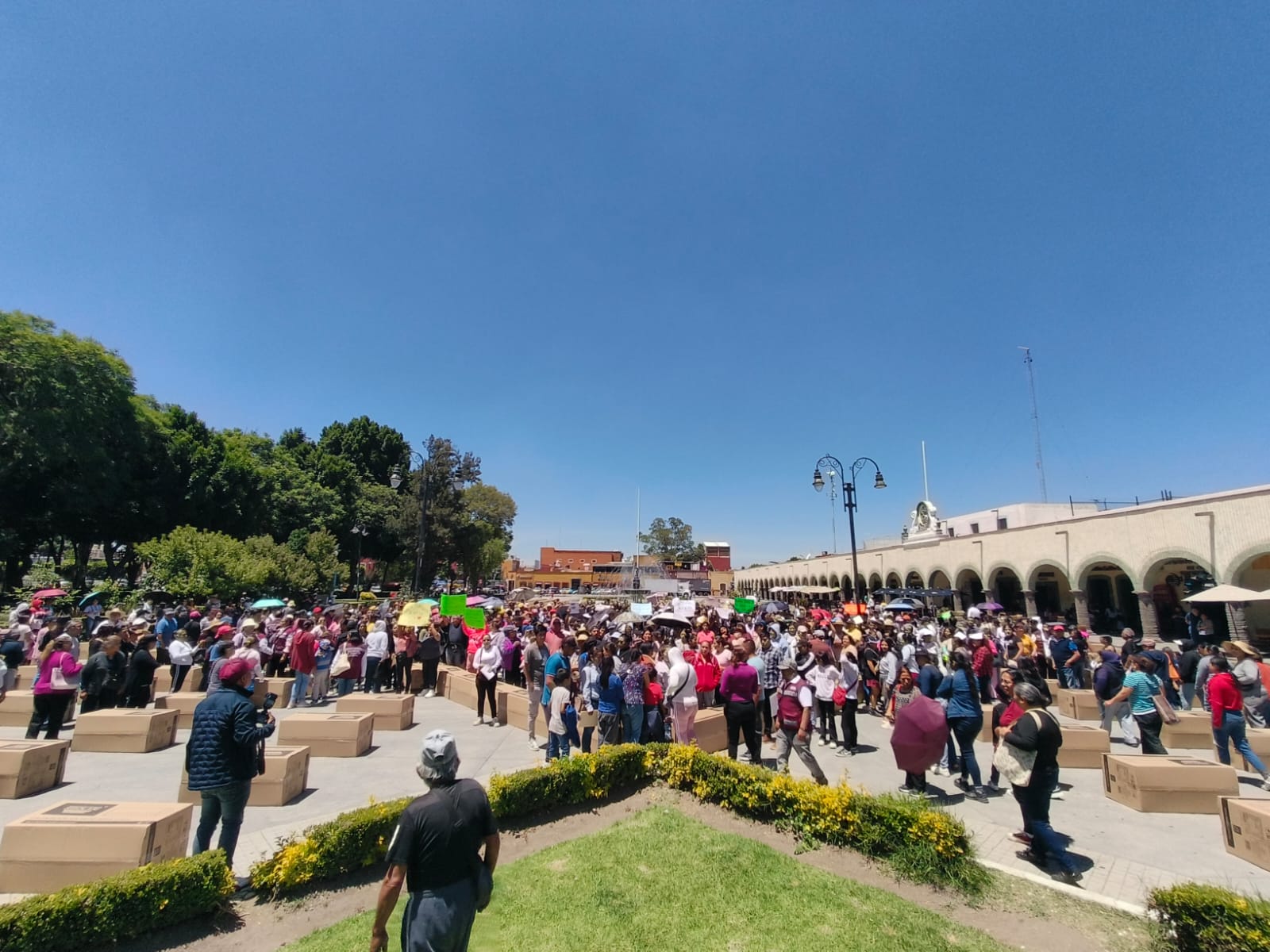 Más de 2 mil familias de San Pedro Cholula reciben calentadores solares para mejorar su economía y calidad de vida