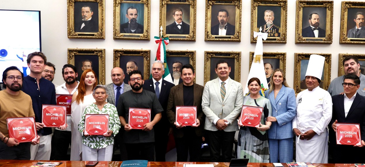 Entrega de reconocimientos a restaurantes poblanos incluidos en la Guía MICHELIN México 2026.