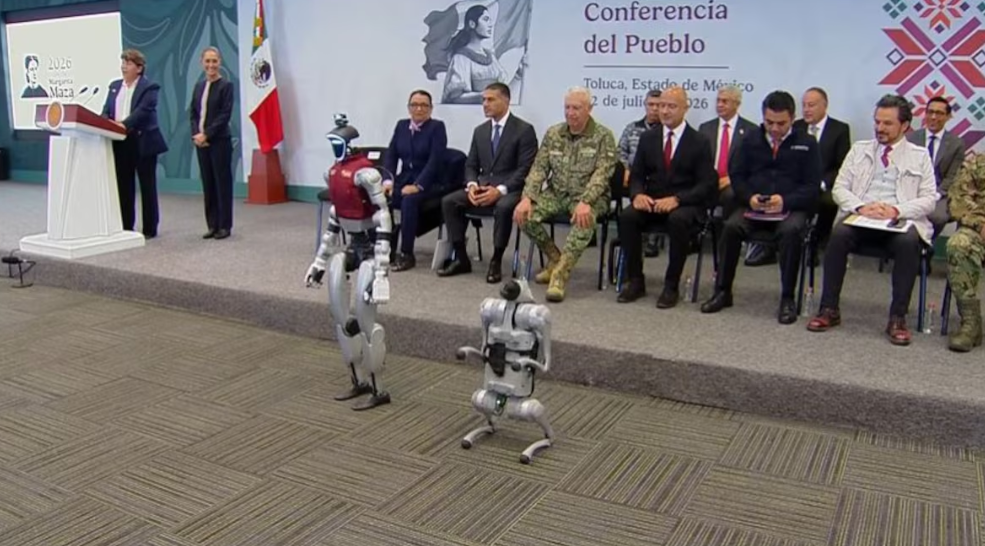 Robot Ceci presentado en el C5 del Estado de México.