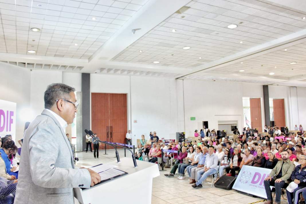 Entrega de equipamiento para Casas de Día en Tlaxcala.