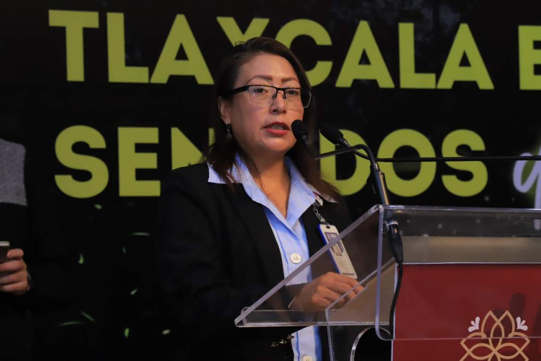 Personal de salud durante jornada de vigilancia epidemiológica en Tlaxcala.