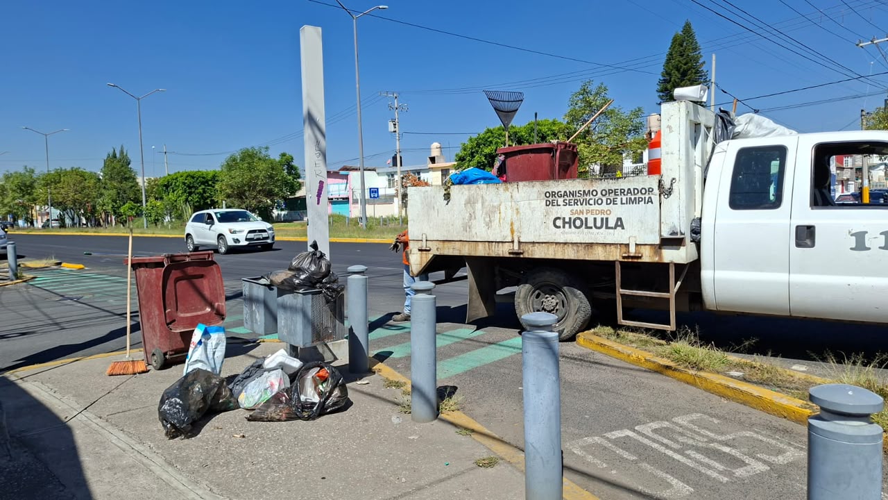 Avanza con éxito el programa "Barriendo tu Calle" en el barrio de Jesús Tlatempa