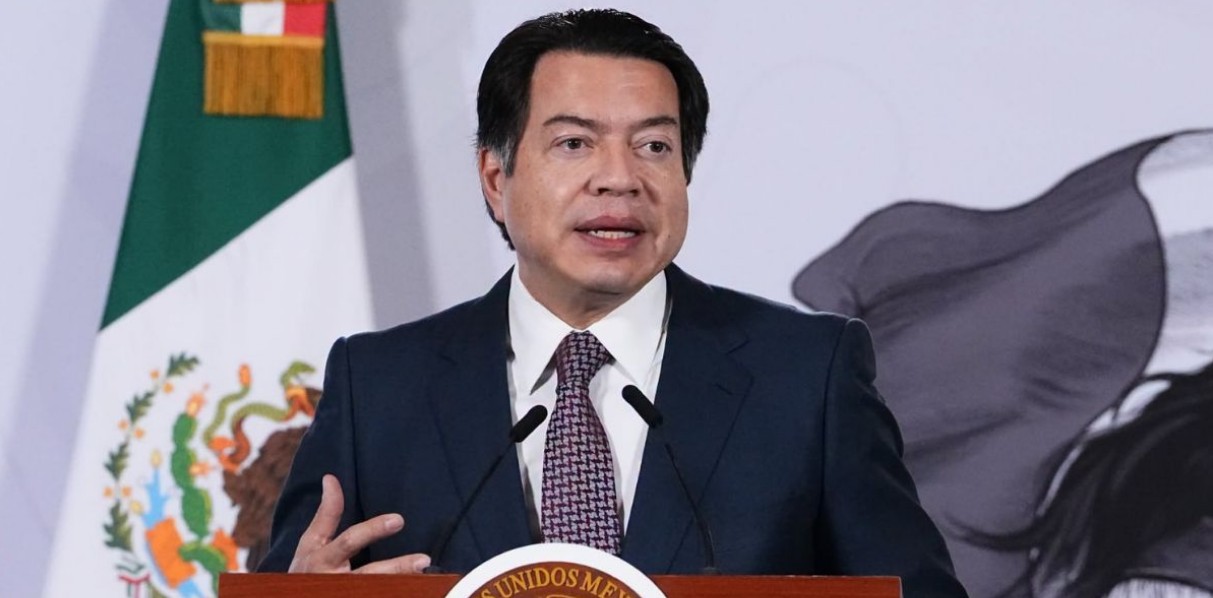 Mario Delgado durante conferencia de prensa de la SEP.