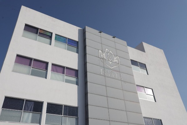 Planea ISSSTE construcción de 10 consultorios y dos Cessa en Puebla 