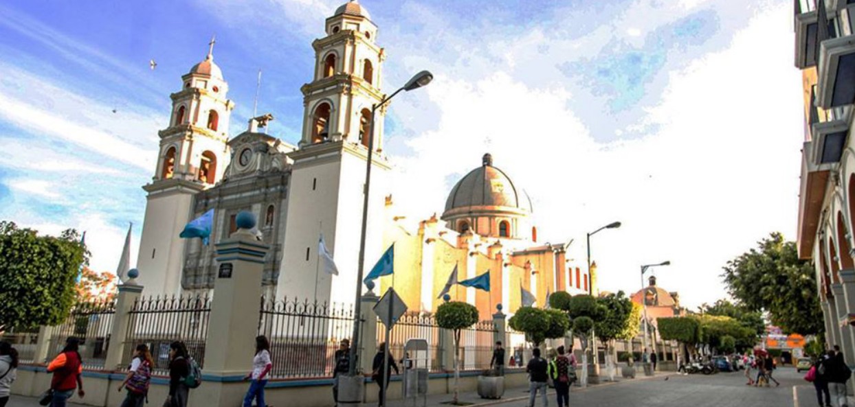 Cielo parcialmente nublado sobre la ciudad de Tehuacán.