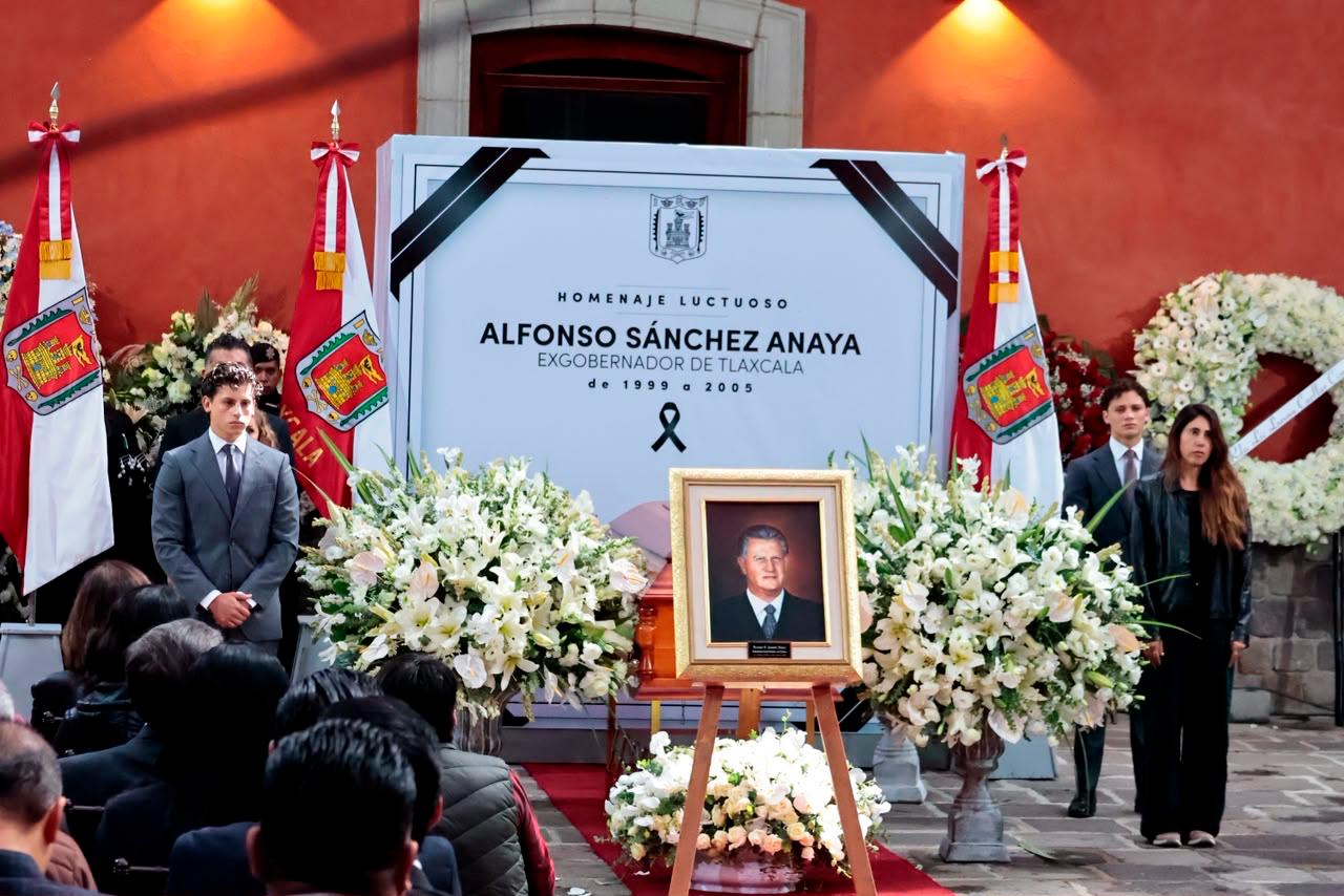 Homenaje de cuerpo presente a Alfonso Sánchez Anaya en Palacio de Gobierno.