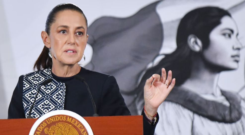 Claudia Sheinbaum durante una conferencia sobre derechos de las audiencias.