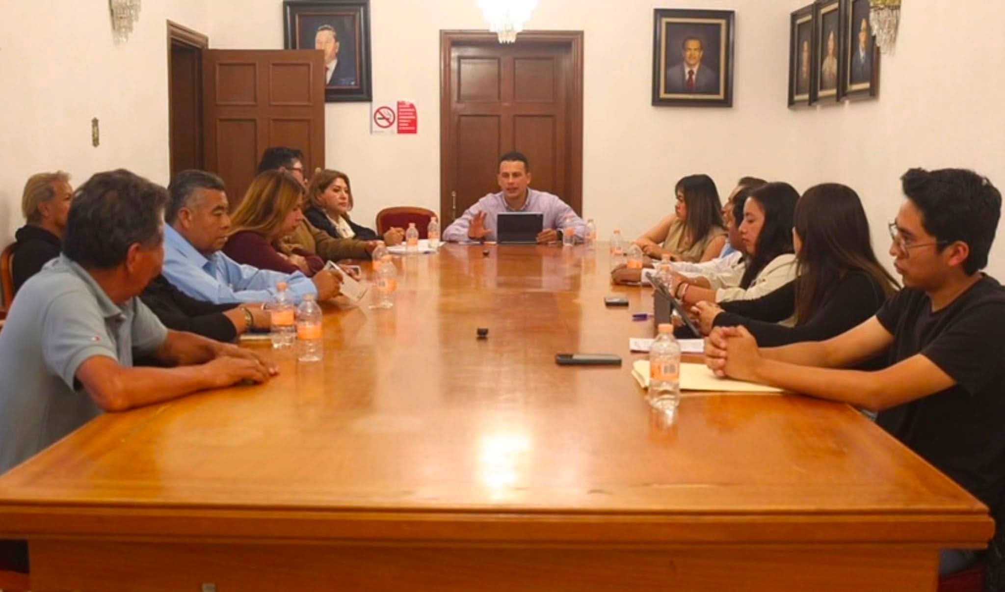 Cabildo de Apetatitlán frena iniciativa de regidor al carecer de pruebas sobre supuesta nómina irregular