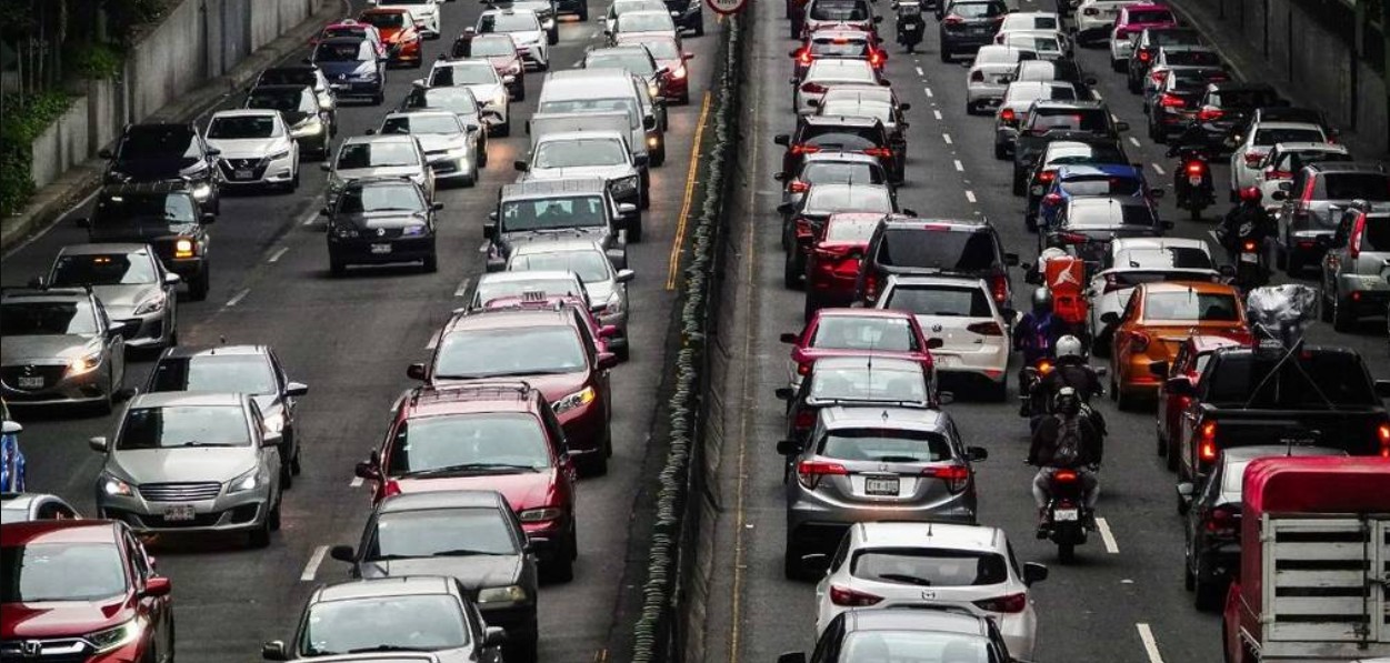 Autos con restricción del Hoy No Circula este miércoles en CDMX.