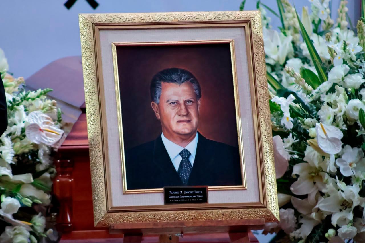 Homenaje póstumo a Alfonso Sánchez Anaya en el Palacio de Gobierno de Tlaxcala.