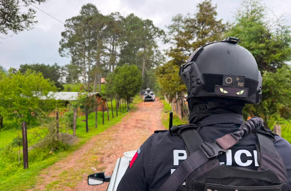Helicóptero sobrevuela la comunidad de El Fresno tras el ataque.