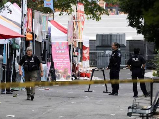 Policía resguarda la zona del tiroteo en Seattle.