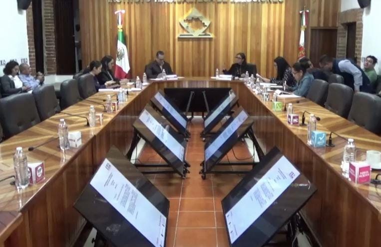 Barda con propaganda política en Tlaxcala.