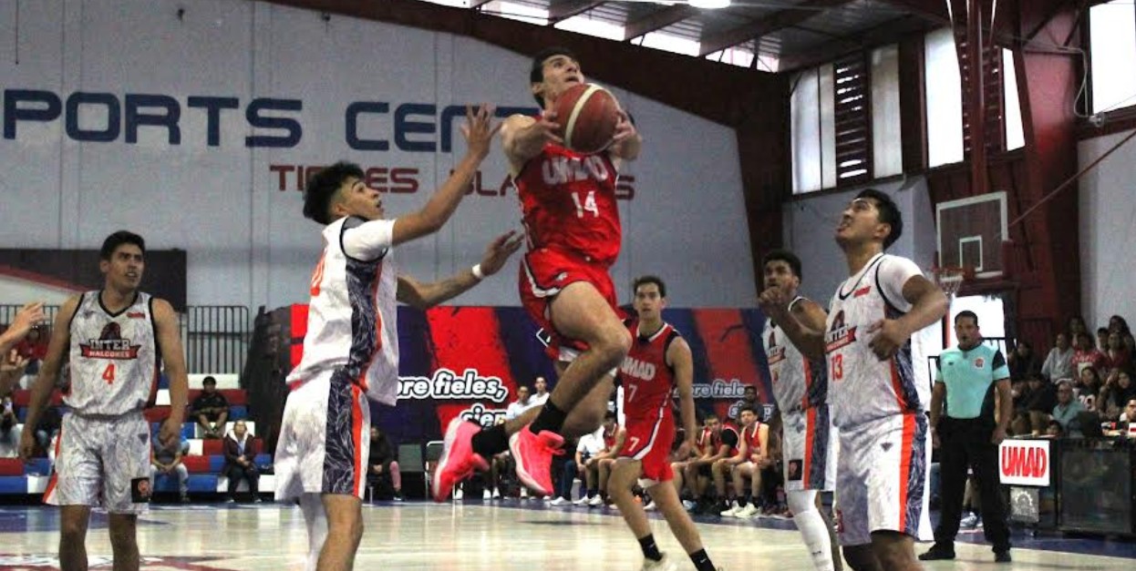Pablo Andrade durante un partido con Astros de Jalisco.