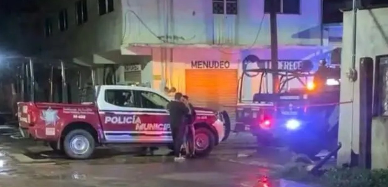 Patrullas y autoridades resguardan la zona donde ocurrió el ataque armado en Atencingo.