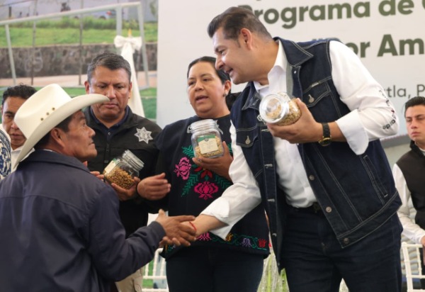 Adelantarán entrega de apoyos al campo por veda electoral en Puebla 