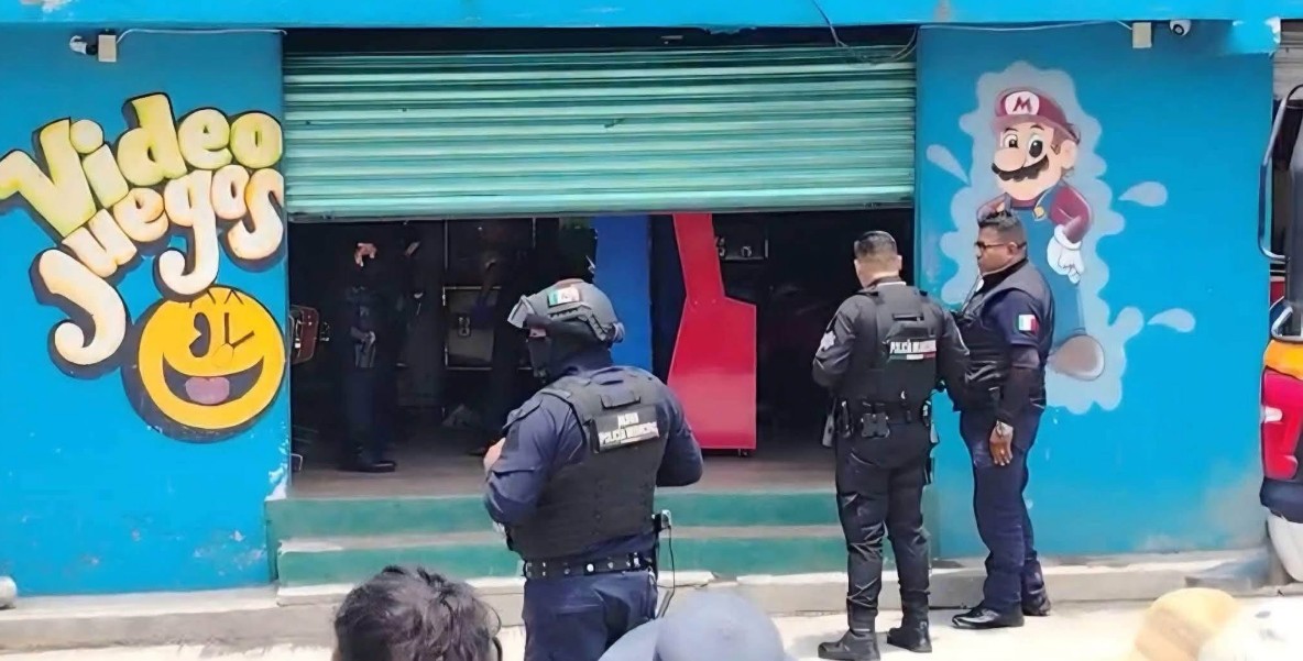 Patrullas resguardan la zona donde ocurrió el ataque en San Martín Texmelucan.
