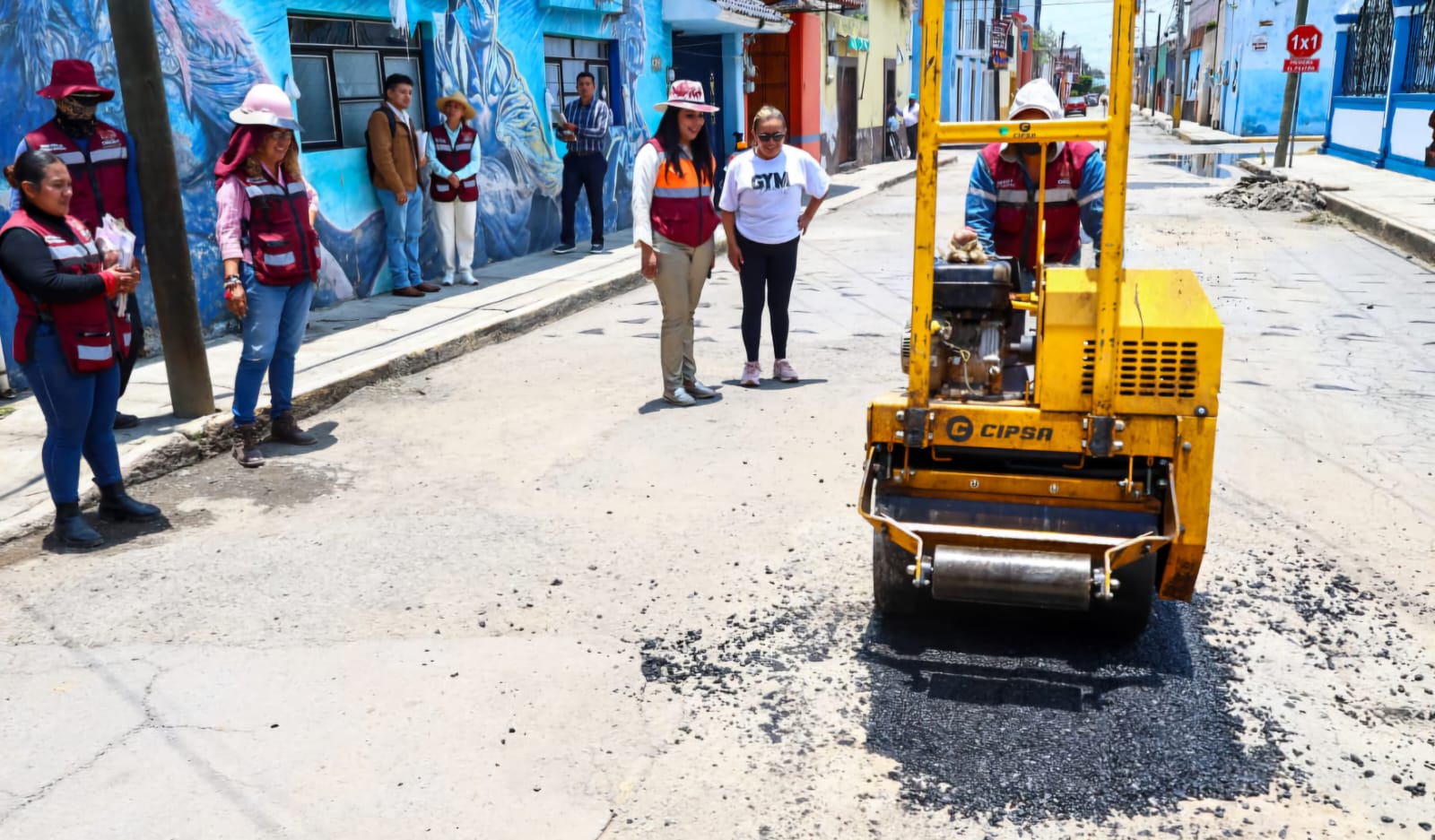 Inicia Tonantzin Fernández rehabilitación de la 13 Poniente tras más de una década de espera en Xixitla