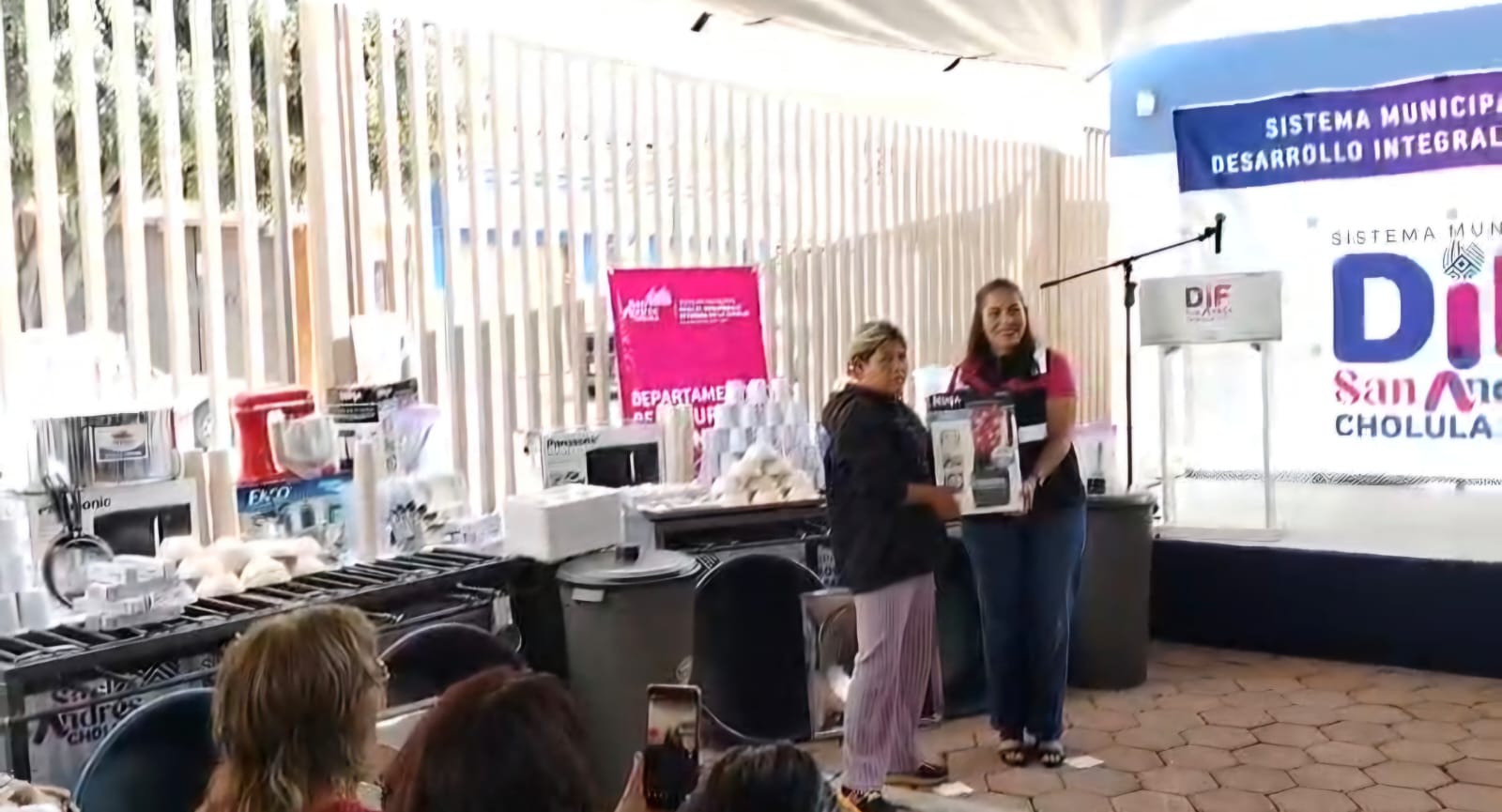 Guadalupe Cuautle concluye el reequipamiento de todos los desayunadores escolares de modalidad caliente