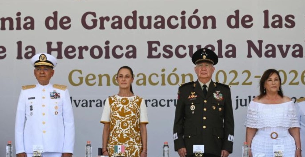Claudia Sheinbaum durante la graduación de cadetes de la Heroica Escuela Naval Militar.