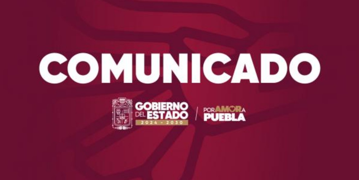 Luchadores homenajeados durante el aniversario de la Arena Puebla.