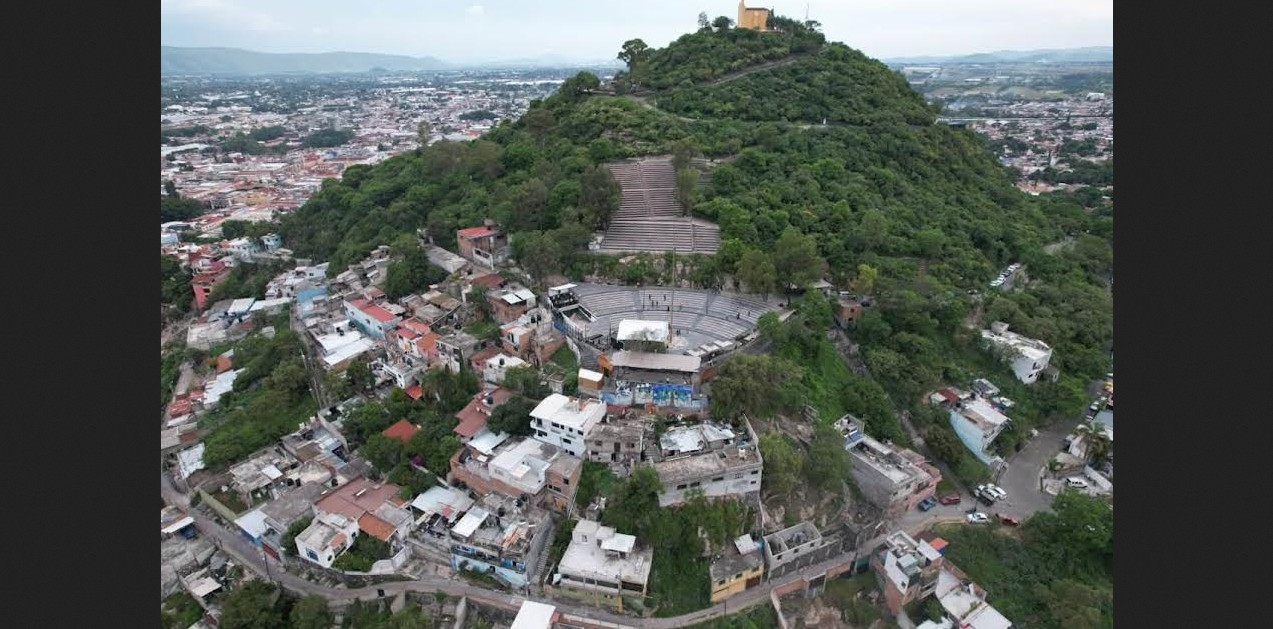 Vista de la Ventana Arqueológica inaugurada en el Cerro de San Miguel en Atlixco