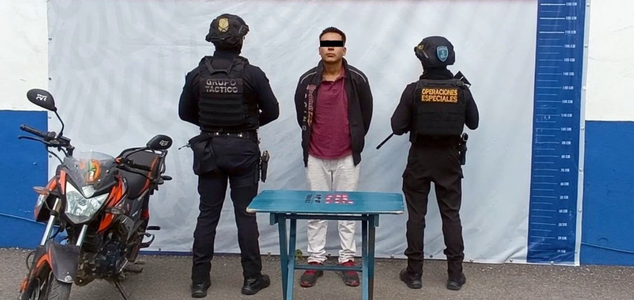 Policías estatales durante un operativo de seguridad en Puebla.