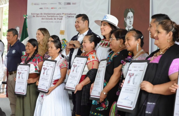 Entregan 106 distintivos de turismo comunitario en 19 municipios de Puebla 