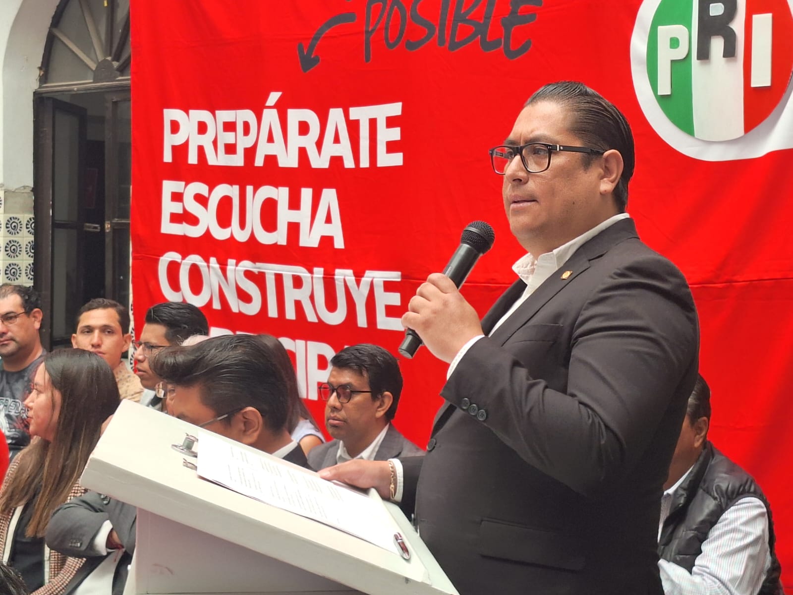 PRI pide a diputadas de Morena valorar su permanencia en el Congreso