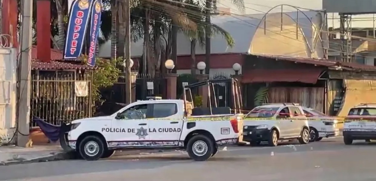 Patrullas y peritos resguardan la zona del ataque armado en San Jerónimo Caleras.