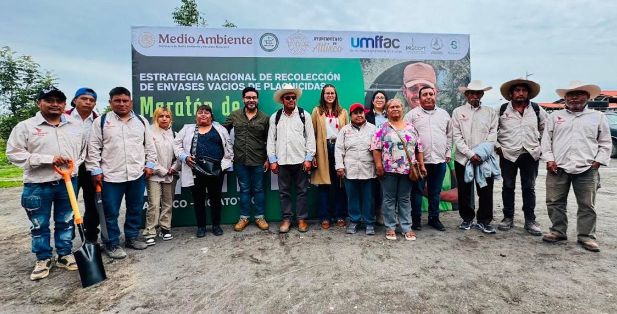 Productores entregan envases vacíos de plaguicidas durante jornada ambiental en Atlixco.