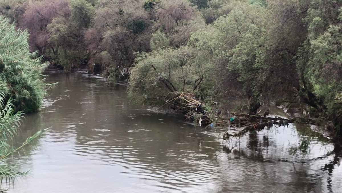 Lluvias elevan nivel del río Atoyac y provocan apagones en Puebla capital