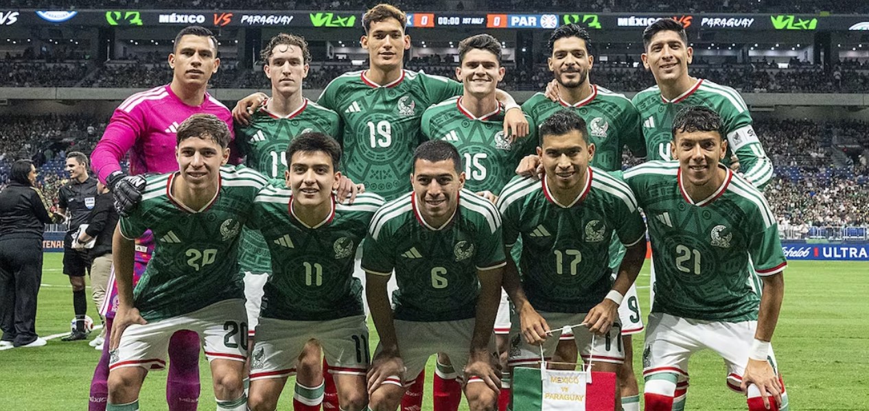 Jugadores de México celebran durante un partido del Mundial 2026.