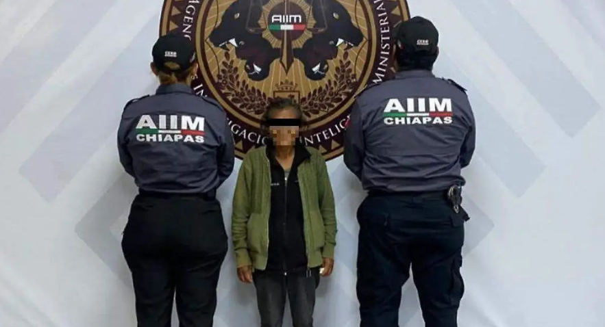 Patrulla y agentes durante operativo de detención en Tlaxcala.