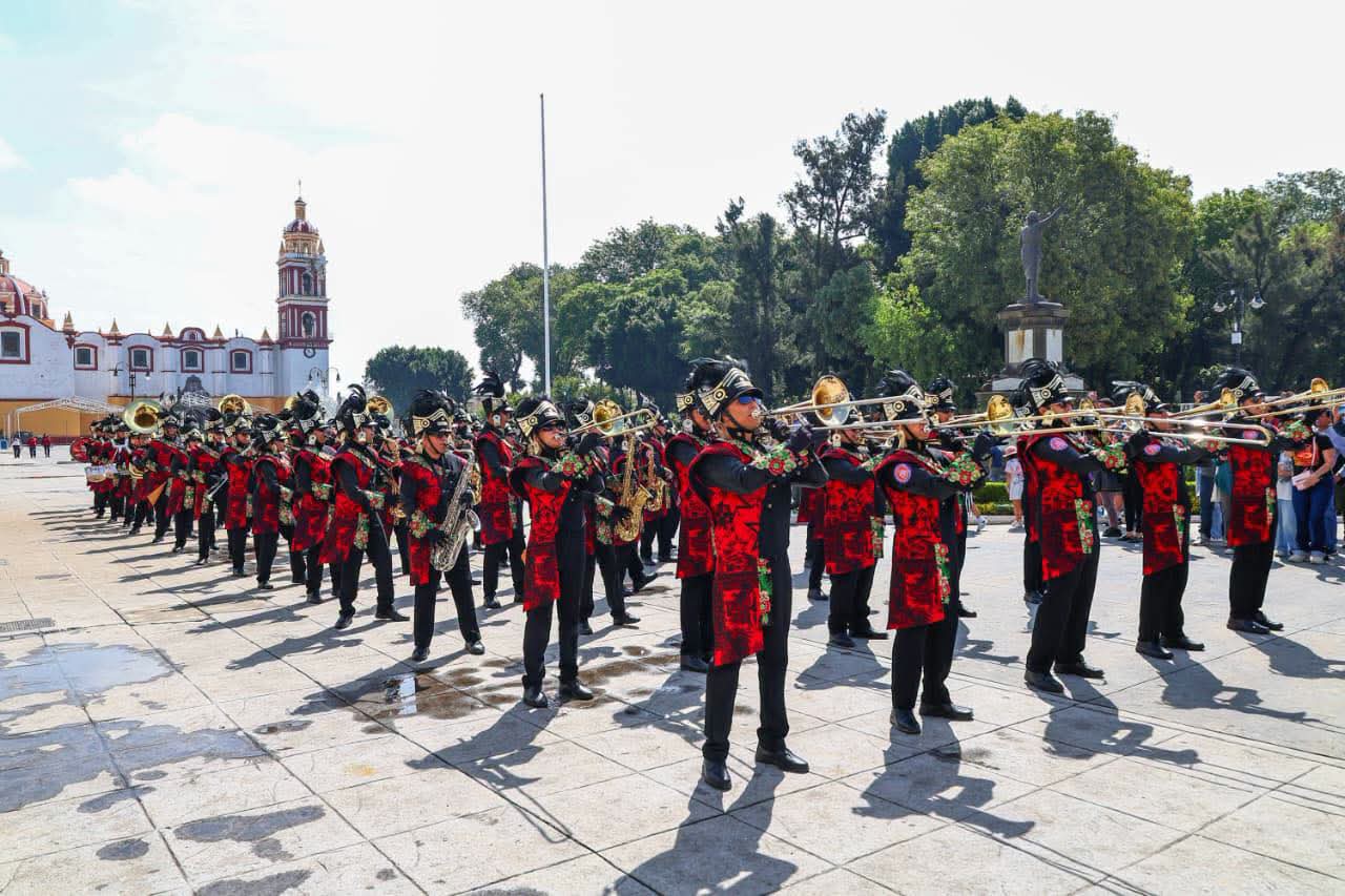 Plaza de La Concordia escenario internacional de machi band