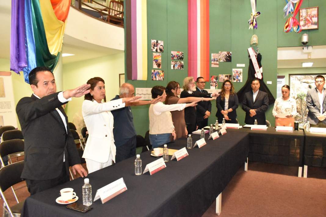 Integrantes del nuevo Consejo Técnico Archivístico de Tlaxcala durante sesión oficial.