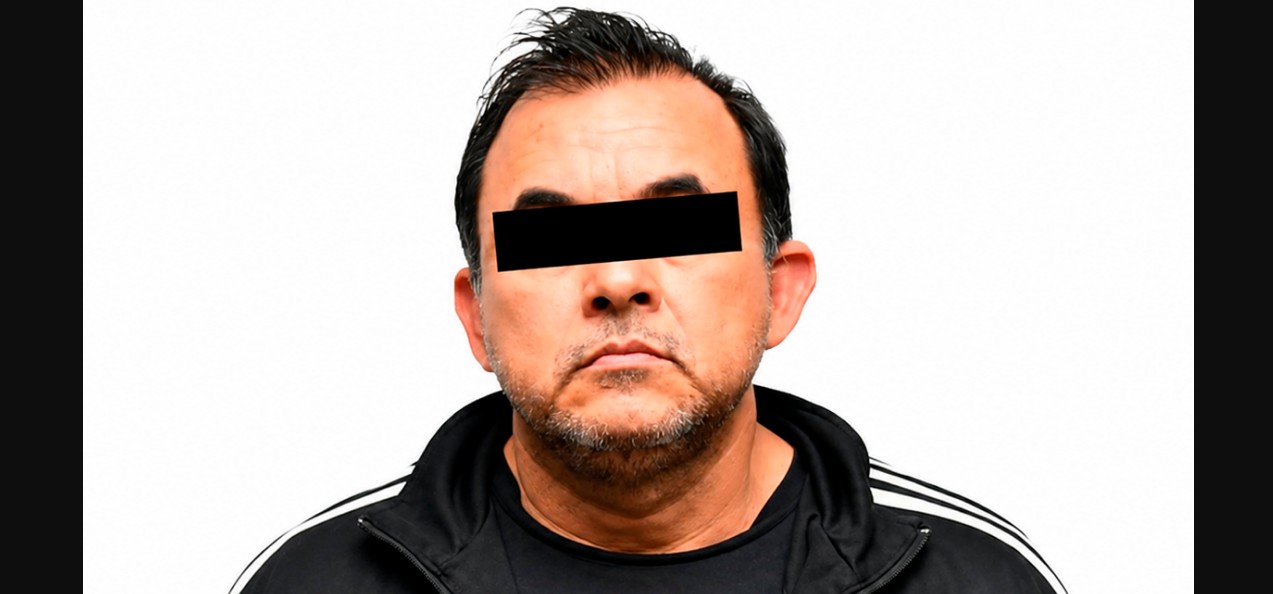 Agentes de seguridad durante una detención en el Estado de México.