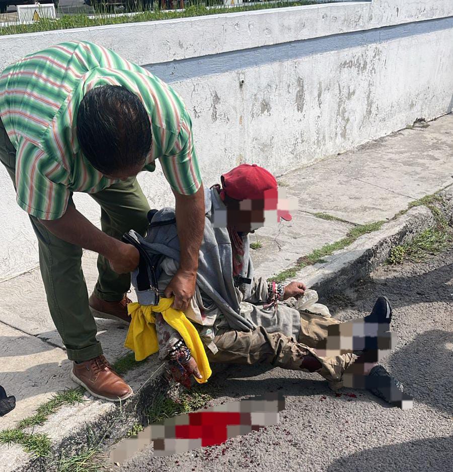 Arrolla unidad de transporte público a adulto mayor en Tlaxcala; sufrió graves lesiones