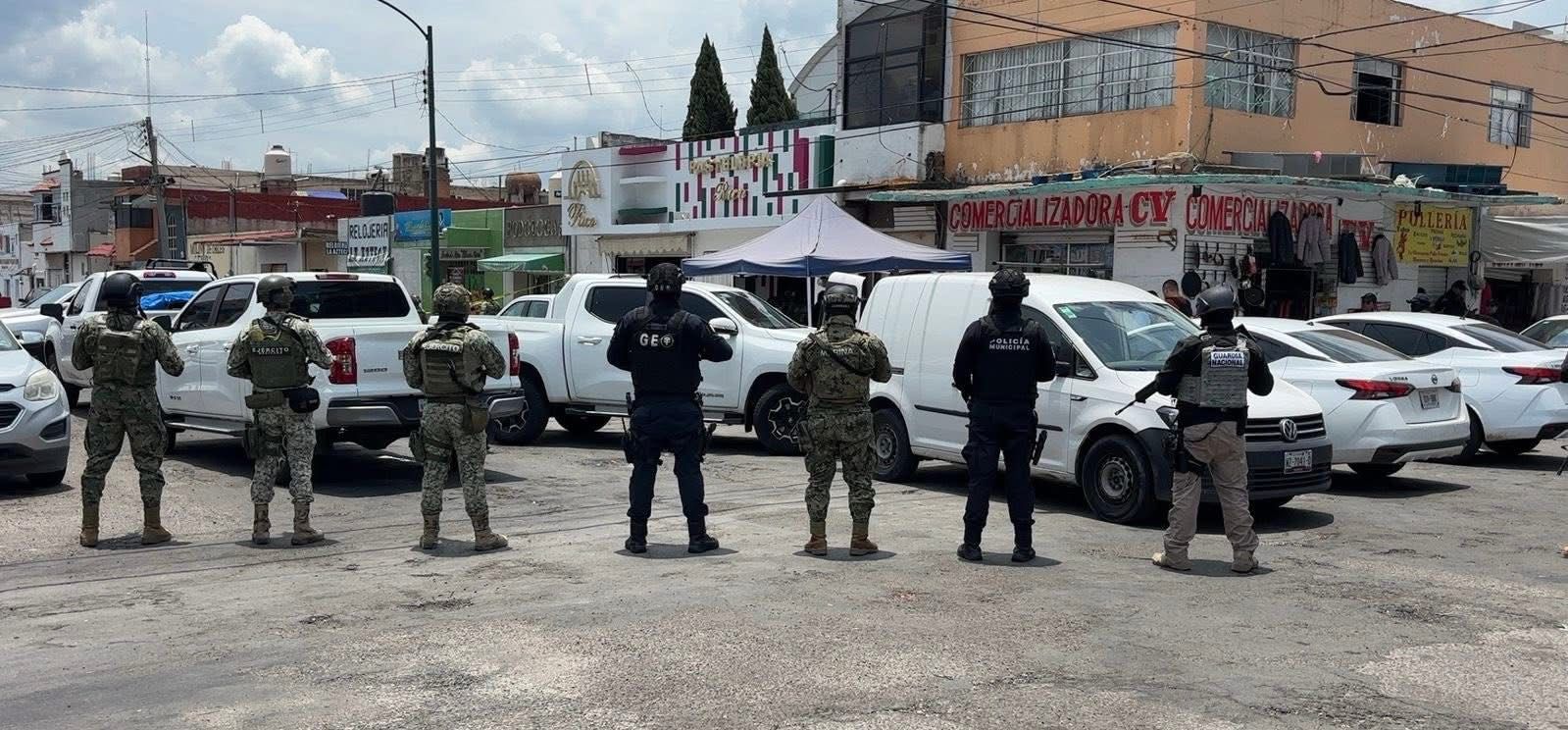 Desmantelan presunto centro de narcomenudeo en Apizaco; aseguran más de 300 dosis de droga