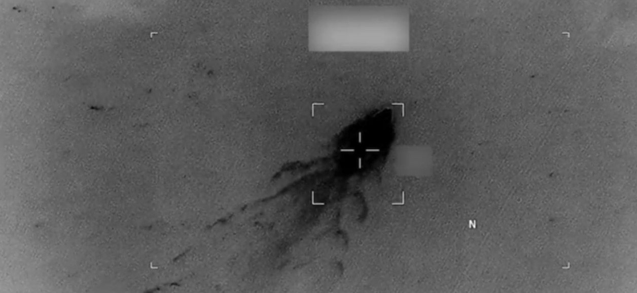 Embarcación interceptada durante operativo de Estados Unidos en el océano Pacífico.