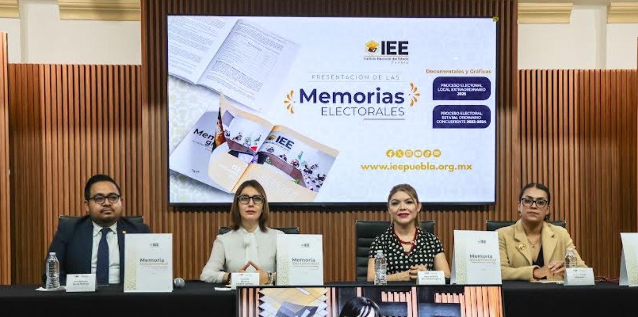 Presentación de las memorias documentales y gráficas del IEE Puebla.