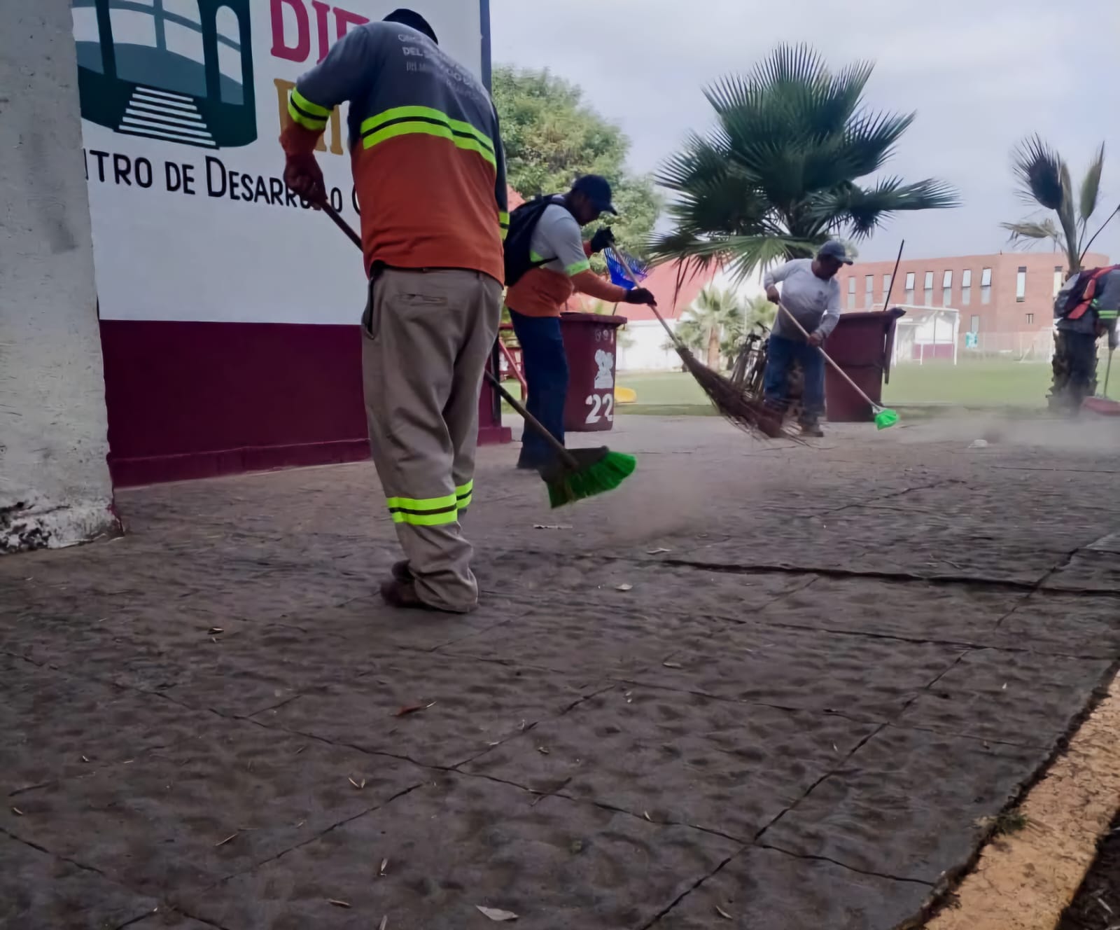 Realizan jornada de limpieza y mantenimiento en el Deportivo Tlachtli de San Pedro Cholula