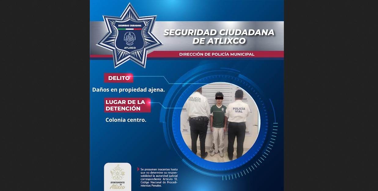 Policías municipales de Atlixco atendiendo un accidente de tránsito con motocicleta y vehículo