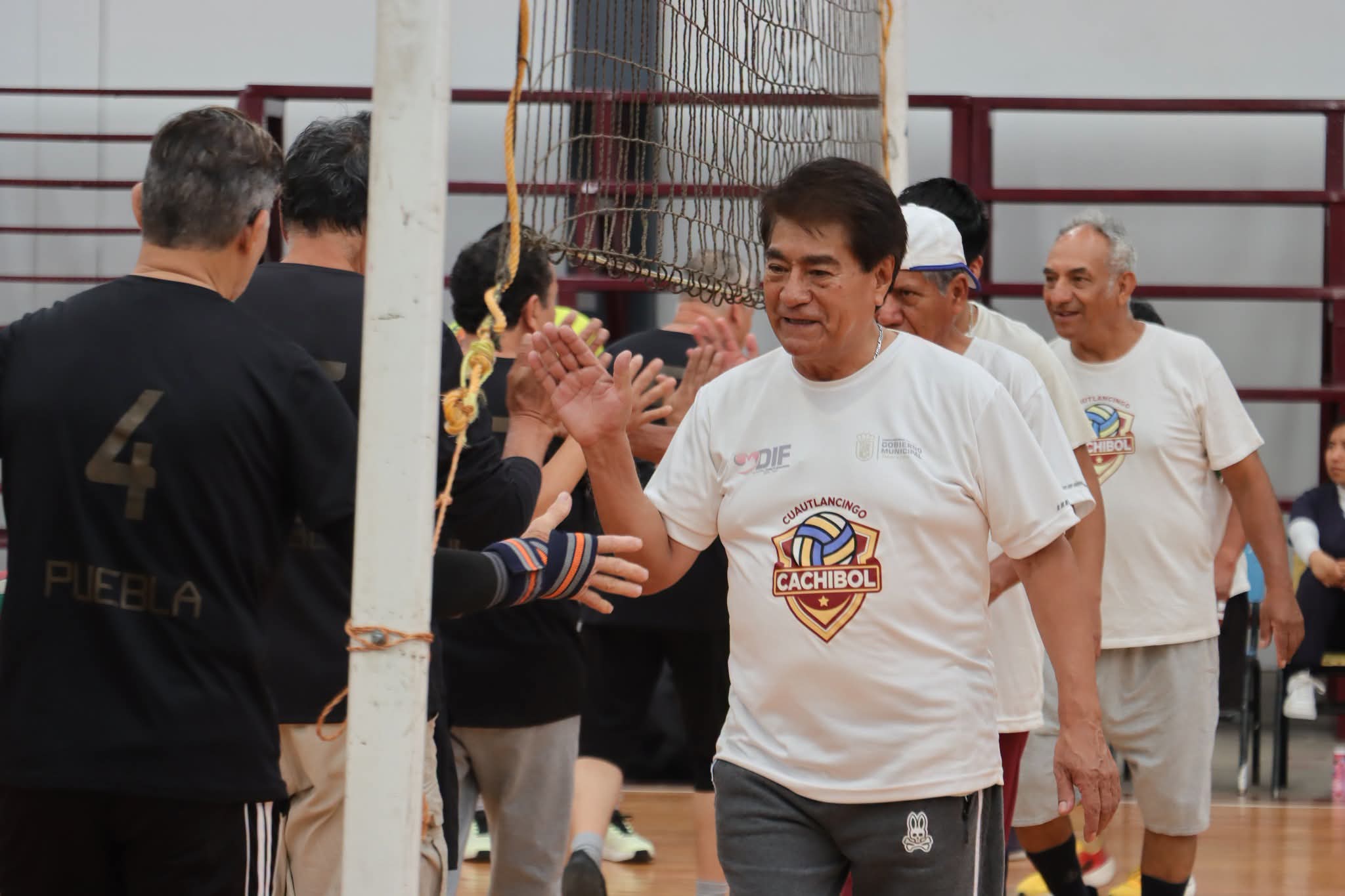 Adultos mayores de Cuautlancingo participan en cuadrangular de cachibol; fortalecen convivencia 
