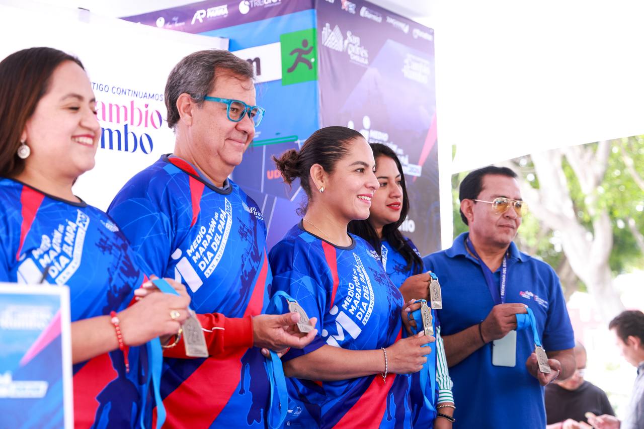 Presenta Lupita Cuautle playera y medalla de la 12ª edición del Medio Maratón del Día del Papá 2026