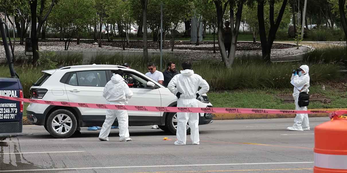 Hallan cuatro cuerpos en la Vía Atlixcáyotl; despliegan amplio operativo de seguridad