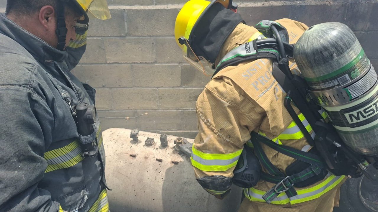 Explosión por fuga de gas deja cuatro lesionados y daños materiales en Geovillas del Sur